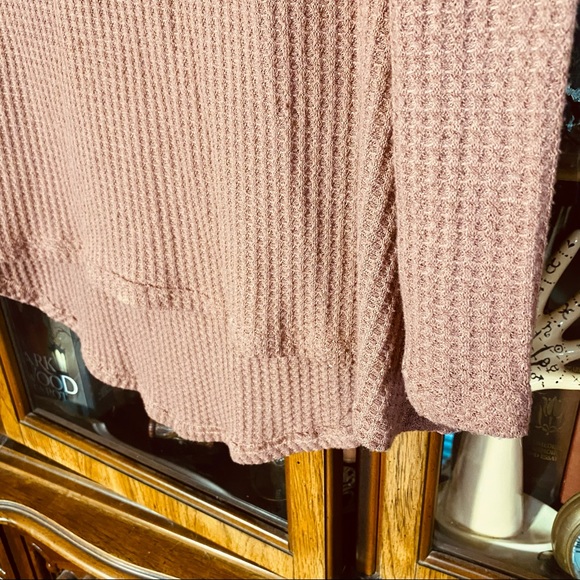 Yoins open shoulder light knit top. Size M. - Picture 4 of 6